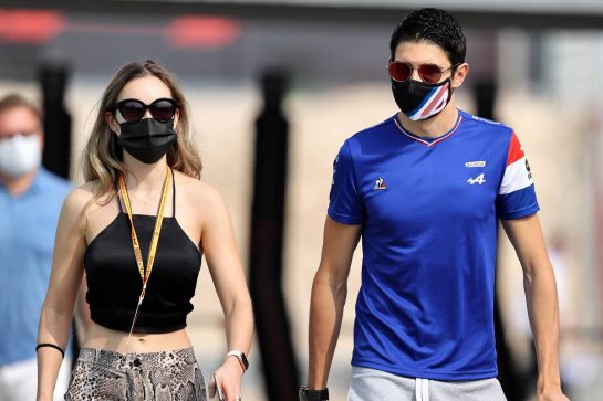 (L to R): Elena Berri (ITA) with her boyfriend Esteban Ocon (FRA) Alpine F1 Team.
20.11.2021. Formula 1 World Championship, Rd 20, Qatar Grand Prix, Doha, Qatar, Qualifying Day.
- www.xpbimages.com, EMail: requests@xpbimages.com © Copyright: Moy / XPB Images