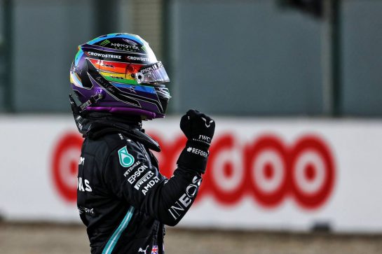 Lewis Hamilton (GBR) Mercedes AMG F1 celebrates his pole position in qualifying parc ferme.
20.11.2021. Formula 1 World Championship, Rd 20, Qatar Grand Prix, Doha, Qatar, Qualifying Day.
- www.xpbimages.com, EMail: requests@xpbimages.com © Copyright: Batchelor / XPB Images
