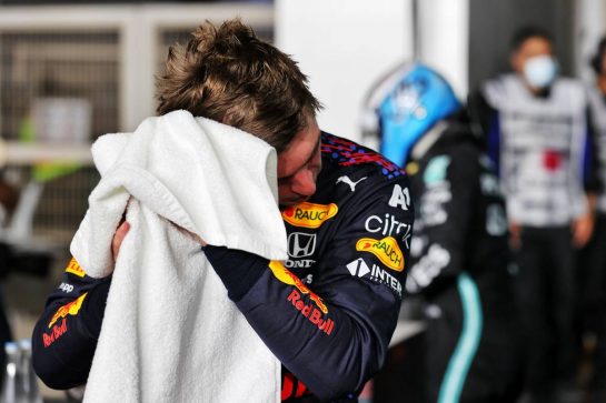 Max Verstappen (NLD) Red Bull Racing in qualifying parc ferme.
20.11.2021. Formula 1 World Championship, Rd 20, Qatar Grand Prix, Doha, Qatar, Qualifying Day.
- www.xpbimages.com, EMail: requests@xpbimages.com © Copyright: Batchelor / XPB Images