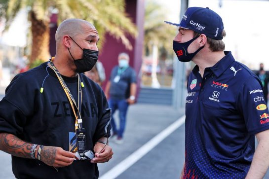 (L to R): Nigel de Jong (NLD) Football Player with Max Verstappen (NLD) Red Bull Racing.
21.11.2021. Formula 1 World Championship, Rd 20, Qatar Grand Prix, Doha, Qatar, Race Day.
- www.xpbimages.com, EMail: requests@xpbimages.com © Copyright: Moy / XPB Images