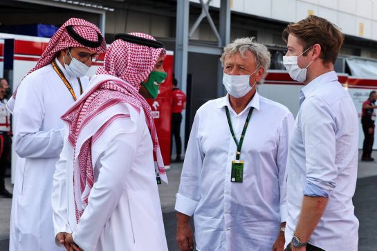 Prince Khalid Bin Sultan Al Faisal (KSA) President of the Saudi Automobile and Motorcycle Federation (Left) with Hermann Tilke (GER) Circuit Designer (Centre).
21.11.2021. Formula 1 World Championship, Rd 20, Qatar Grand Prix, Doha, Qatar, Race Day.
- www.xpbimages.com, EMail: requests@xpbimages.com © Copyright: Moy / XPB Images