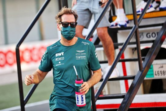Sebastian Vettel (GER) Aston Martin F1 Team on the drivers parade.
21.11.2021. Formula 1 World Championship, Rd 20, Qatar Grand Prix, Doha, Qatar, Race Day.
- www.xpbimages.com, EMail: requests@xpbimages.com © Copyright: Batchelor / XPB Images
