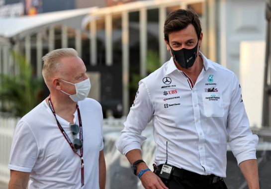 (L to R): Dmitry Mazepin (RUS) Uralchem Chairman with Toto Wolff (GER) Mercedes AMG F1 Shareholder and Executive Director.
21.11.2021. Formula 1 World Championship, Rd 20, Qatar Grand Prix, Doha, Qatar, Race Day.
- www.xpbimages.com, EMail: requests@xpbimages.com © Copyright: Batchelor / XPB Images