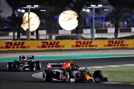 Sergio Perez (MEX) Red Bull Racing RB16B.
21.11.2021. Formula 1 World Championship, Rd 20, Qatar Grand Prix, Doha, Qatar, Race Day.
- www.xpbimages.com, EMail: requests@xpbimages.com © Copyright: Batchelor / XPB Images