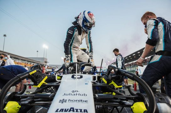 Nicholas Latifi (CDN) Williams Racing FW43B on the grid.
21.11.2021. Formula 1 World Championship, Rd 20, Qatar Grand Prix, Doha, Qatar, Race Day.
- www.xpbimages.com, EMail: requests@xpbimages.com © Copyright: Batchelor / XPB Images
