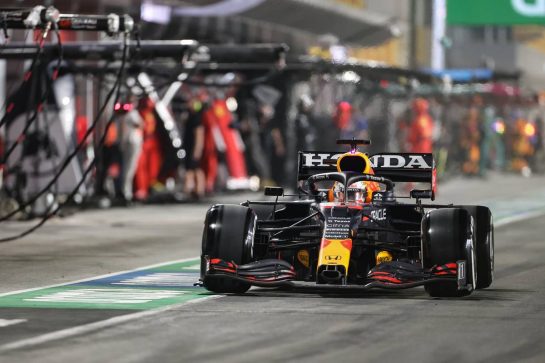 Max Verstappen (NLD) Red Bull Racing RB16B leaves the pits.
21.11.2021. Formula 1 World Championship, Rd 20, Qatar Grand Prix, Doha, Qatar, Race Day.
- www.xpbimages.com, EMail: requests@xpbimages.com © Copyright: Charniaux / XPB Images