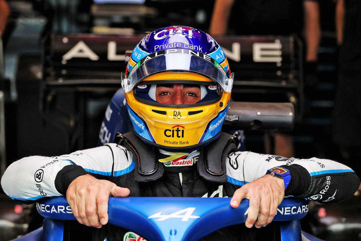 Alpine admits to facing potential Alonso-Piastri dilemma for 2023