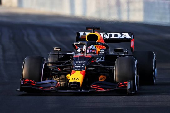 Max Verstappen (NLD) Red Bull Racing RB16B.
03.12.2021 Formula 1 World Championship, Rd 21, Saudi Arabian Grand Prix, Jeddah, Saudi Arabia, Practice Day.
- www.xpbimages.com, EMail: requests@xpbimages.com © Copyright: Moy / XPB Images