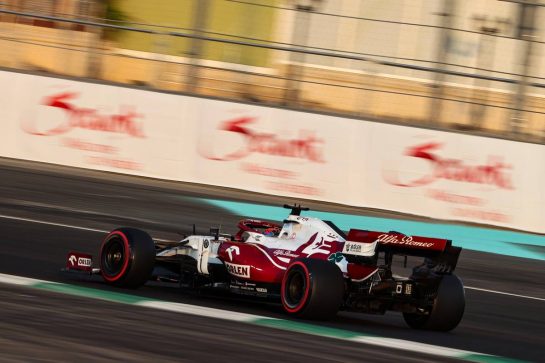 Kimi Raikkonen (FIN), Alfa Romeo Racing
03.12.2021 Formula 1 World Championship, Rd 21, Saudi Arabian Grand Prix, Jeddah, Saudi Arabia, Practice Day.
- www.xpbimages.com, EMail: requests@xpbimages.com © Copyright: Charniaux / XPB Images