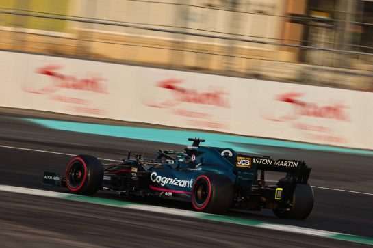 Lance Stroll (CDN), Aston Martin F1 Team
03.12.2021 Formula 1 World Championship, Rd 21, Saudi Arabian Grand Prix, Jeddah, Saudi Arabia, Practice Day.
- www.xpbimages.com, EMail: requests@xpbimages.com © Copyright: Charniaux / XPB Images