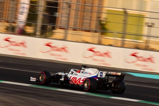Nikita Mazepin (RUS), Haas F1 Team
03.12.2021 Formula 1 World Championship, Rd 21, Saudi Arabian Grand Prix, Jeddah, Saudi Arabia, Practice Day.
- www.xpbimages.com, EMail: requests@xpbimages.com © Copyright: Charniaux / XPB Images