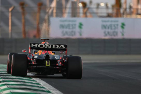 Max Verstappen (NLD), Red Bull Racing
03.12.2021 Formula 1 World Championship, Rd 21, Saudi Arabian Grand Prix, Jeddah, Saudi Arabia, Practice Day.
- www.xpbimages.com, EMail: requests@xpbimages.com © Copyright: Charniaux / XPB Images