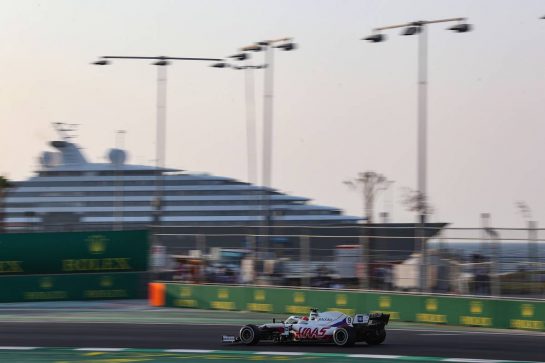 Nikita Mazepin (RUS), Haas F1 Team
03.12.2021 Formula 1 World Championship, Rd 21, Saudi Arabian Grand Prix, Jeddah, Saudi Arabia, Practice Day.
- www.xpbimages.com, EMail: requests@xpbimages.com © Copyright: Charniaux / XPB Images