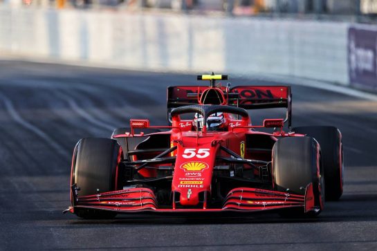 Carlos Sainz Jr (ESP) Ferrari SF-21.
03.12.2021 Formula 1 World Championship, Rd 21, Saudi Arabian Grand Prix, Jeddah, Saudi Arabia, Practice Day.
- www.xpbimages.com, EMail: requests@xpbimages.com © Copyright: Moy / XPB Images