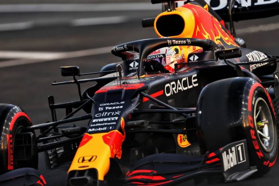 Max Verstappen (NLD) Red Bull Racing RB16B.
03.12.2021 Formula 1 World Championship, Rd 21, Saudi Arabian Grand Prix, Jeddah, Saudi Arabia, Practice Day.
- www.xpbimages.com, EMail: requests@xpbimages.com © Copyright: Moy / XPB Images