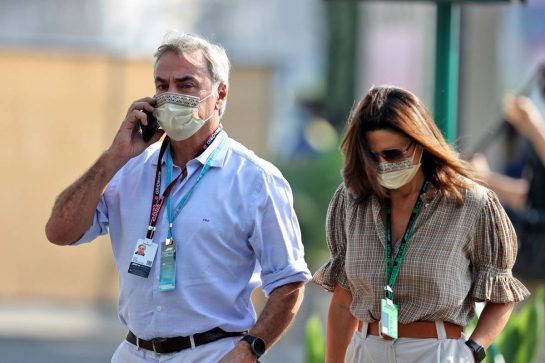 Carlos Sainz (ESP) with his wife Reyes Vazquez de Castro.
04.12.2021. Formula 1 World Championship, Rd 21, Saudi Arabian Grand Prix, Jeddah, Saudi Arabia, Qualifying Day.
- www.xpbimages.com, EMail: requests@xpbimages.com &copy; Copyright: Moy / XPB Images