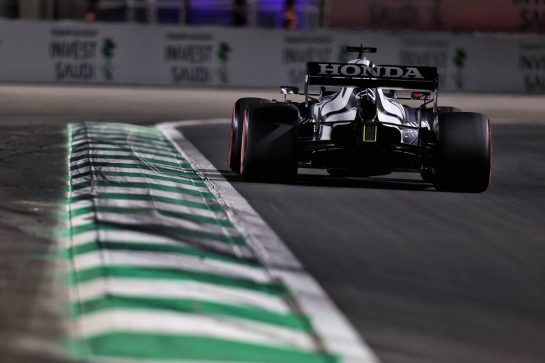 Yuki Tsunoda (JPN) AlphaTauri AT02.
04.12.2021. Formula 1 World Championship, Rd 21, Saudi Arabian Grand Prix, Jeddah, Saudi Arabia, Qualifying Day.
- www.xpbimages.com, EMail: requests@xpbimages.com &copy; Copyright: Moy / XPB Images