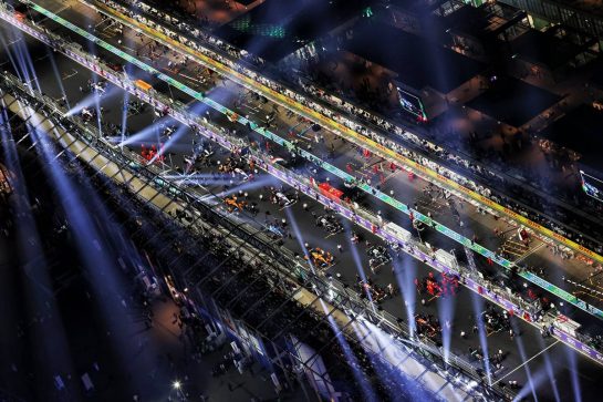 The grid before the start of the race.
05.12.2021. Formula 1 World Championship, Rd 21, Saudi Arabian Grand Prix, Jeddah, Saudi Arabia, Race Day.
- www.xpbimages.com, EMail: requests@xpbimages.com &copy; Copyright: Moy / XPB Images