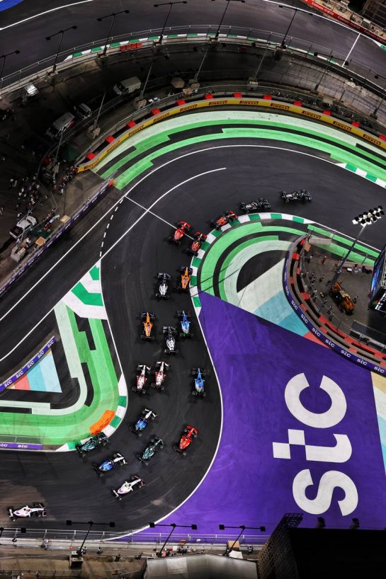 Lewis Hamilton (GBR) Mercedes AMG F1 W12 leads at the start of the race.
05.12.2021. Formula 1 World Championship, Rd 21, Saudi Arabian Grand Prix, Jeddah, Saudi Arabia, Race Day.
- www.xpbimages.com, EMail: requests@xpbimages.com &copy; Copyright: Moy / XPB Images