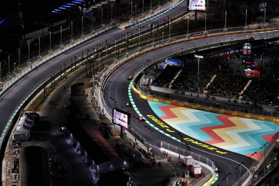 Antonio Giovinazzi (ITA) Alfa Romeo Racing C41 leads George Russell (GBR) Williams Racing FW43B and Carlos Sainz Jr (ESP) Ferrari SF-21.
05.12.2021. Formula 1 World Championship, Rd 21, Saudi Arabian Grand Prix, Jeddah, Saudi Arabia, Race Day.
- www.xpbimages.com, EMail: requests@xpbimages.com &copy; Copyright: Moy / XPB Images