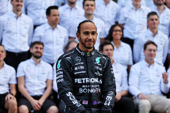 Lewis Hamilton (GBR) Mercedes AMG F1 at a team photograph.
12.12.2021. Formula 1 World Championship, Rd 22, Abu Dhabi Grand Prix, Yas Marina Circuit, Abu Dhabi, Race Day.
- www.xpbimages.com, EMail: requests@xpbimages.com © Copyright: Moy / XPB Images