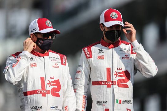 Kimi Raikkonen (FIN), Alfa Romeo Racing and Antonio Giovinazzi (ITA), Alfa Romeo Racing
12.12.2021. Formula 1 World Championship, Rd 22, Abu Dhabi Grand Prix, Yas Marina Circuit, Abu Dhabi, Race Day.
- www.xpbimages.com, EMail: requests@xpbimages.com © Copyright: Charniaux / XPB Images