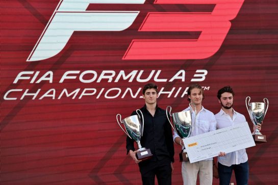 Top three in the F3 championship (L to R): Jack Doohan (AUS) Trident, second; Dennis Hauger (DEN) PREMA Racing, champion; Clement Novalak (FRA) Trident, third.
12.12.2021. Formula 1 World Championship, Rd 22, Abu Dhabi Grand Prix, Yas Marina Circuit, Abu Dhabi, Race Day.
- www.xpbimages.com, EMail: requests@xpbimages.com © Copyright: XPB Images