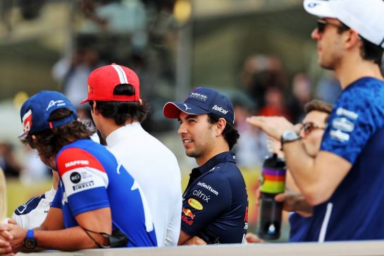 Sergio Perez (MEX) Red Bull Racing on the drivers parade.
12.12.2021. Formula 1 World Championship, Rd 22, Abu Dhabi Grand Prix, Yas Marina Circuit, Abu Dhabi, Race Day.
- www.xpbimages.com, EMail: requests@xpbimages.com © Copyright: Batchelor / XPB Images