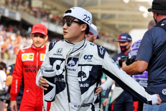 Yuki Tsunoda (JPN) AlphaTauri on the drivers parade.
12.12.2021. Formula 1 World Championship, Rd 22, Abu Dhabi Grand Prix, Yas Marina Circuit, Abu Dhabi, Race Day.
- www.xpbimages.com, EMail: requests@xpbimages.com © Copyright: Batchelor / XPB Images