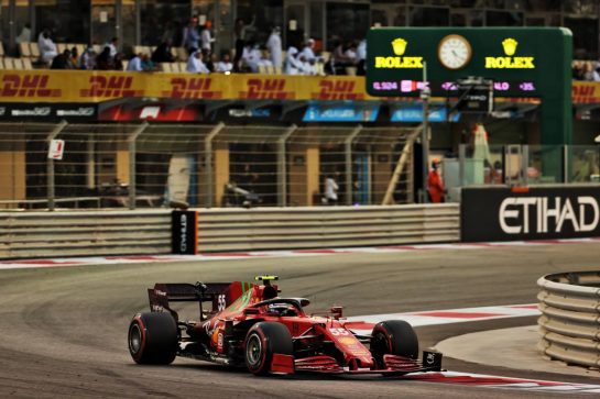 Carlos Sainz Jr (ESP) Ferrari SF-21.
12.12.2021. Formula 1 World Championship, Rd 22, Abu Dhabi Grand Prix, Yas Marina Circuit, Abu Dhabi, Race Day.
- www.xpbimages.com, EMail: requests@xpbimages.com © Copyright: Batchelor / XPB Images