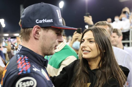 1st place and new World Champion, Max Verstappen (NLD) Red Bull Racing RB16B with
Kelly Piquet (BRA) with her boyfriend Max Verstappen (NLD) Red Bull Racing.
12.12.2021. Formula 1 World Championship, Rd 22, Abu Dhabi Grand Prix, Yas Marina Circuit, Abu Dhabi, Race Day.
- www.xpbimages.com, EMail: requests@xpbimages.com © Copyright: Batchelor / XPB Images