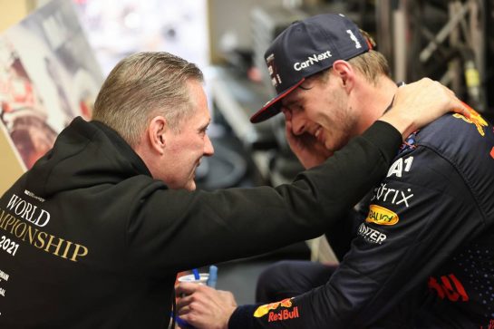 1st place and new World Champion, Max Verstappen (NLD) Red Bull Racing RB16B with Jos Verstappen (NLD).
12.12.2021. Formula 1 World Championship, Rd 22, Abu Dhabi Grand Prix, Yas Marina Circuit, Abu Dhabi, Race Day.
- www.xpbimages.com, EMail: requests@xpbimages.com © Copyright: Batchelor / XPB Images