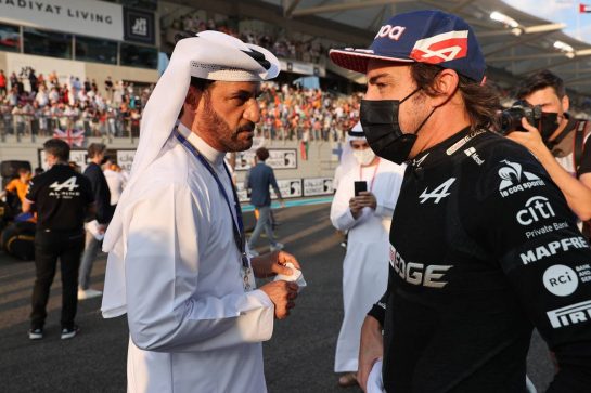 Fernando Alonso (ESP) Alpine F1 Team A521 with Mohammed Bin Sulayem (UAE) FIA Presidential Candidate.
12.12.2021. Formula 1 World Championship, Rd 22, Abu Dhabi Grand Prix, Yas Marina Circuit, Abu Dhabi, Race Day.
- www.xpbimages.com, EMail: requests@xpbimages.com © Copyright: Batchelor / XPB Images