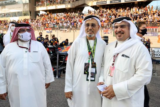 Crown Prince Shaikh Salman bin Isa Hamad Al Khalifa (BRN) on the grid.
12.12.2021. Formula 1 World Championship, Rd 22, Abu Dhabi Grand Prix, Yas Marina Circuit, Abu Dhabi, Race Day.
- www.xpbimages.com, EMail: requests@xpbimages.com © Copyright: Moy / XPB Images