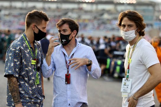 Fabio Quartararo (FRA) Moto GP rider (Left) and Alex Arroyo (ESP) Dorna Sports Commercial Media & Digital Business Senior Director
12.12.2021. Formula 1 World Championship, Rd 22, Abu Dhabi Grand Prix, Yas Marina Circuit, Abu Dhabi, Race Day.
- www.xpbimages.com, EMail: requests@xpbimages.com © Copyright: Moy / XPB Images