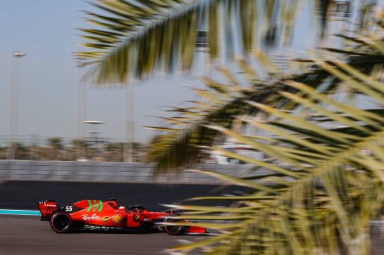 Carlos Sainz Jr (ESP), Scuderia Ferrari
15.12.2021. Formula 1 Testing, Yas Marina Circuit, Abu Dhabi, Wednesday.
- www.xpbimages.com, EMail: requests@xpbimages.com © Copyright: Charniaux / XPB Images