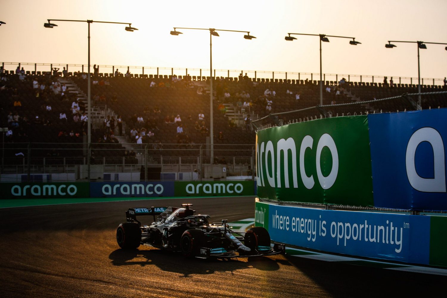 Verstappen sets the pace in final practice in Jeddah