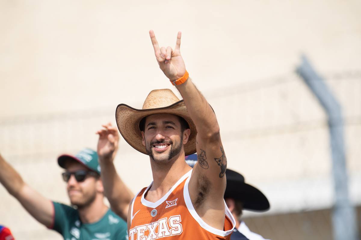 Daniel Ricciardo (AUS) McLaren on the drivers parade. 24.10.2021. Formula 1 World Championship, Rd 17, United States Grand Prix, Austin