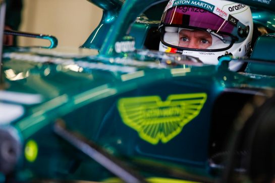 portrait, TS-Live, Silverstone Circuit, FLM2201a, F1, GP, Great Britain
Sebastian Vettel, Aston Martin, in cockpit