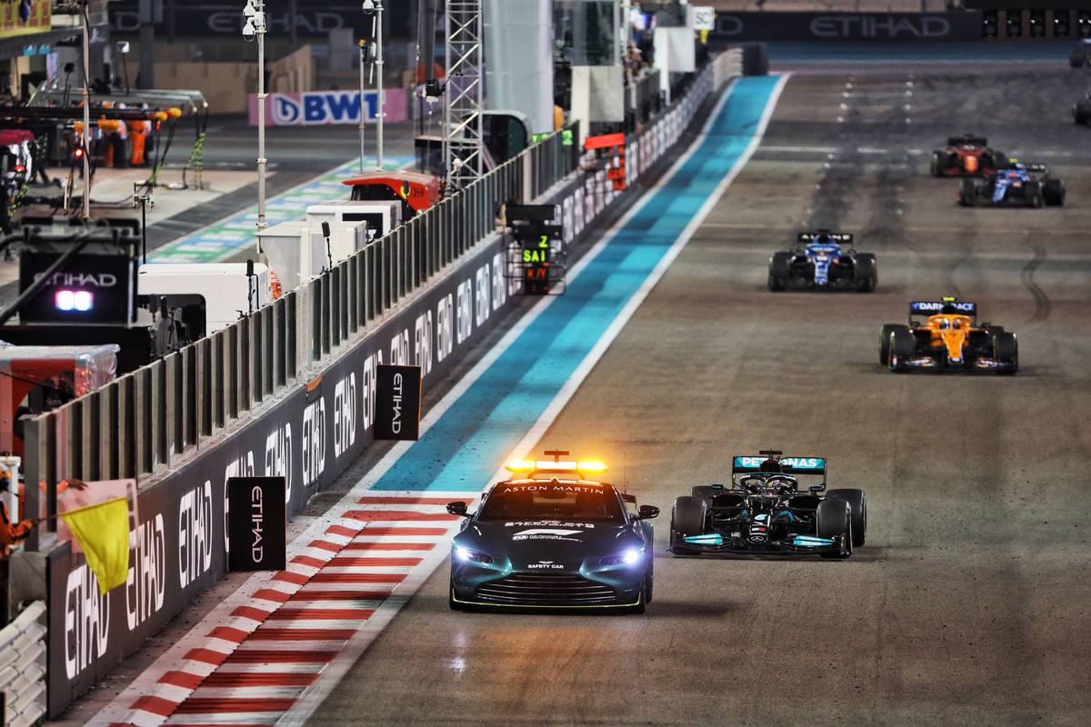 Wolff: FIA had to put an end to race control ‘freestyling’