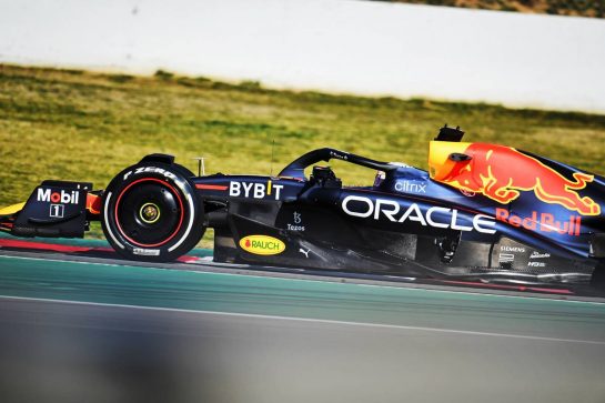 Max Verstappen (NLD) Red Bull Racing RB18.
23.02.2022. Formula One Testing, Day One, Barcelona, Spain. Wednesday.
- www.xpbimages.com, EMail: requests@xpbimages.com © Copyright: Price / XPB Images