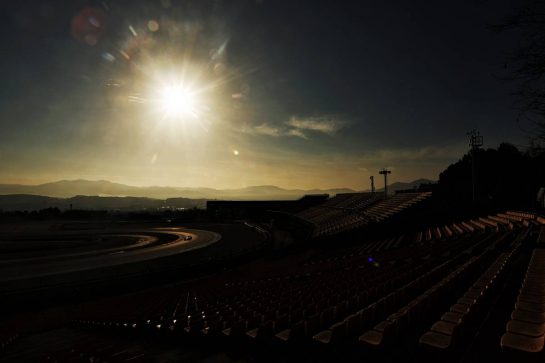 Low light action.
24.02.2022. Formula One Testing, Day Two, Barcelona, Spain. Thursday.
- www.xpbimages.com, EMail: requests@xpbimages.com &copy; Copyright: Bearne / XPB Images