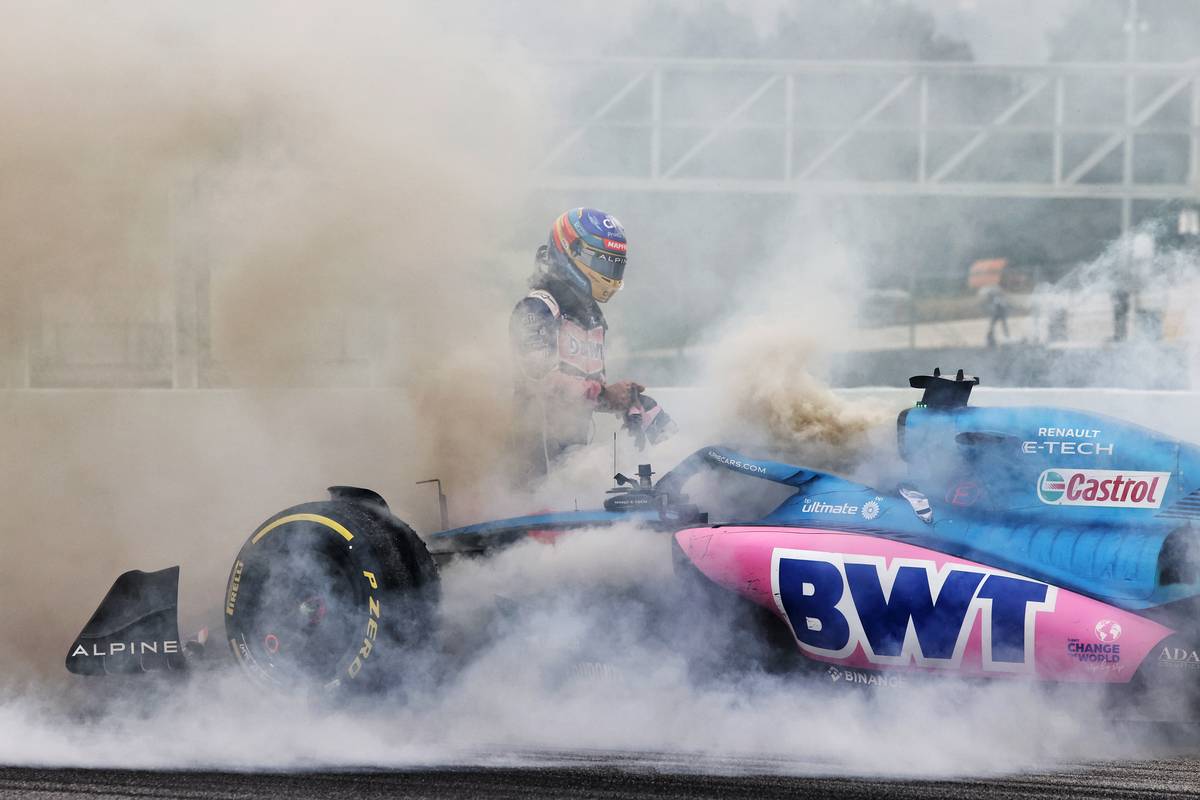 Russell on top in disrupted final morning session in Barcelona