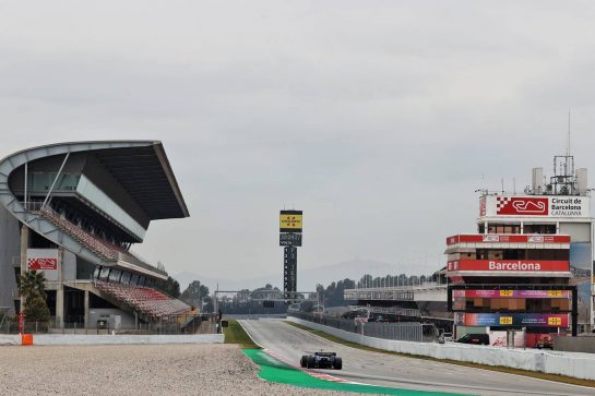Alexander Albon (THA) Williams Racing FW44.
25.02.2022. Formula One Testing, Day Three, Barcelona, Spain. Friday.
- www.xpbimages.com, EMail: requests@xpbimages.com &copy; Copyright: Moy / XPB Images