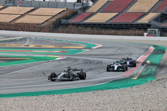 Guanyu Zhou (CHN) Alfa Romeo F1 Team C42 leads George Russell (GBR) Mercedes AMG F1 W13 and Alexander Albon (THA) Williams Racing FW44.
25.02.2022. Formula One Testing, Day Three, Barcelona, Spain. Friday.
- www.xpbimages.com, EMail: requests@xpbimages.com &copy; Copyright: Moy / XPB Images