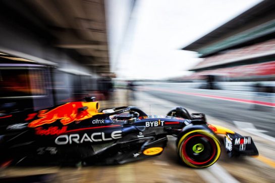 Max Verstappen (NLD) Red Bull Racing RB18.
25.02.2022. Formula One Testing, Day Three, Barcelona, Spain. Friday.
- www.xpbimages.com, EMail: requests@xpbimages.com &copy; Copyright: Rew / XPB Images