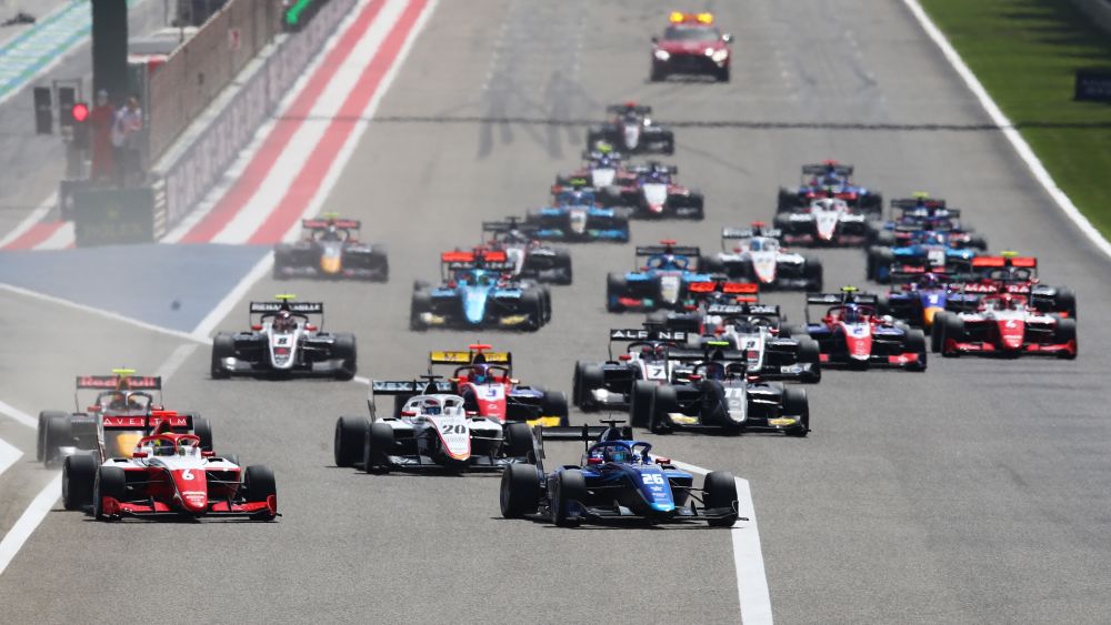 F3 – Hadjar takes maiden victory in Sakhir after Bearman penalised