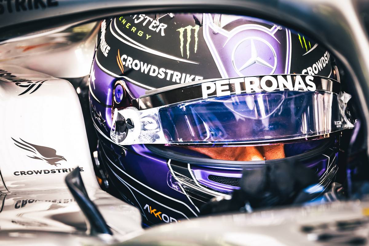 Hamilton struggling to tame ‘bouncing and bumping’ Mercedes W13