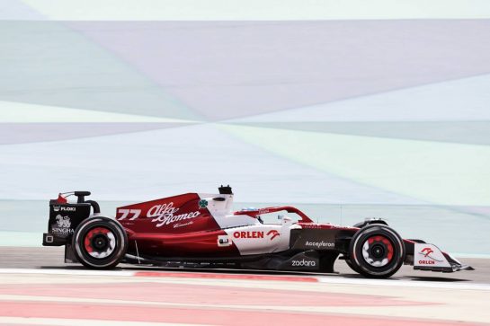 Valtteri Bottas (FIN) Alfa Romeo F1 Team C42.
11.03.2022. Formula 1 Testing, Sakhir, Bahrain, Day Two.
- www.xpbimages.com, EMail: requests@xpbimages.com © Copyright: Bearne / XPB Images