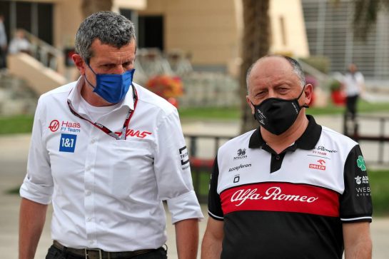 (L to R): Guenther Steiner (ITA) Haas F1 Team Prinicipal with Frederic Vasseur (FRA) Alfa Romeo F1 Team Team Principal.
11.03.2022. Formula 1 Testing, Sakhir, Bahrain, Day Two.
- www.xpbimages.com, EMail: requests@xpbimages.com © Copyright: Coates / XPB Images